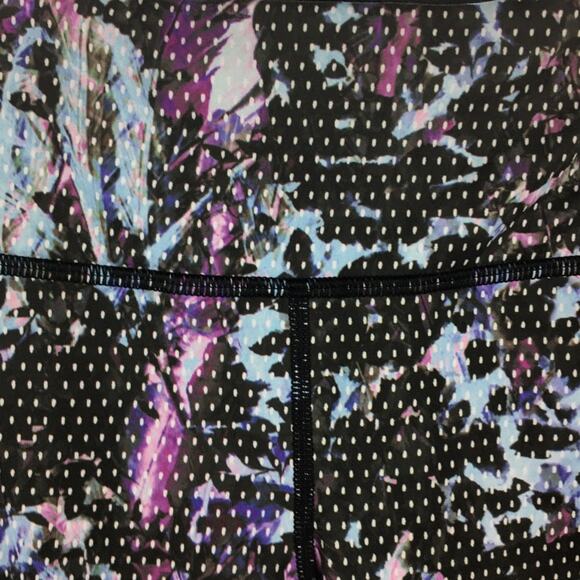 Lululemon Run: Top Speed Crop Floral Sport Tranquil Blue Multi / Black size 8 - Picture 3 of 7